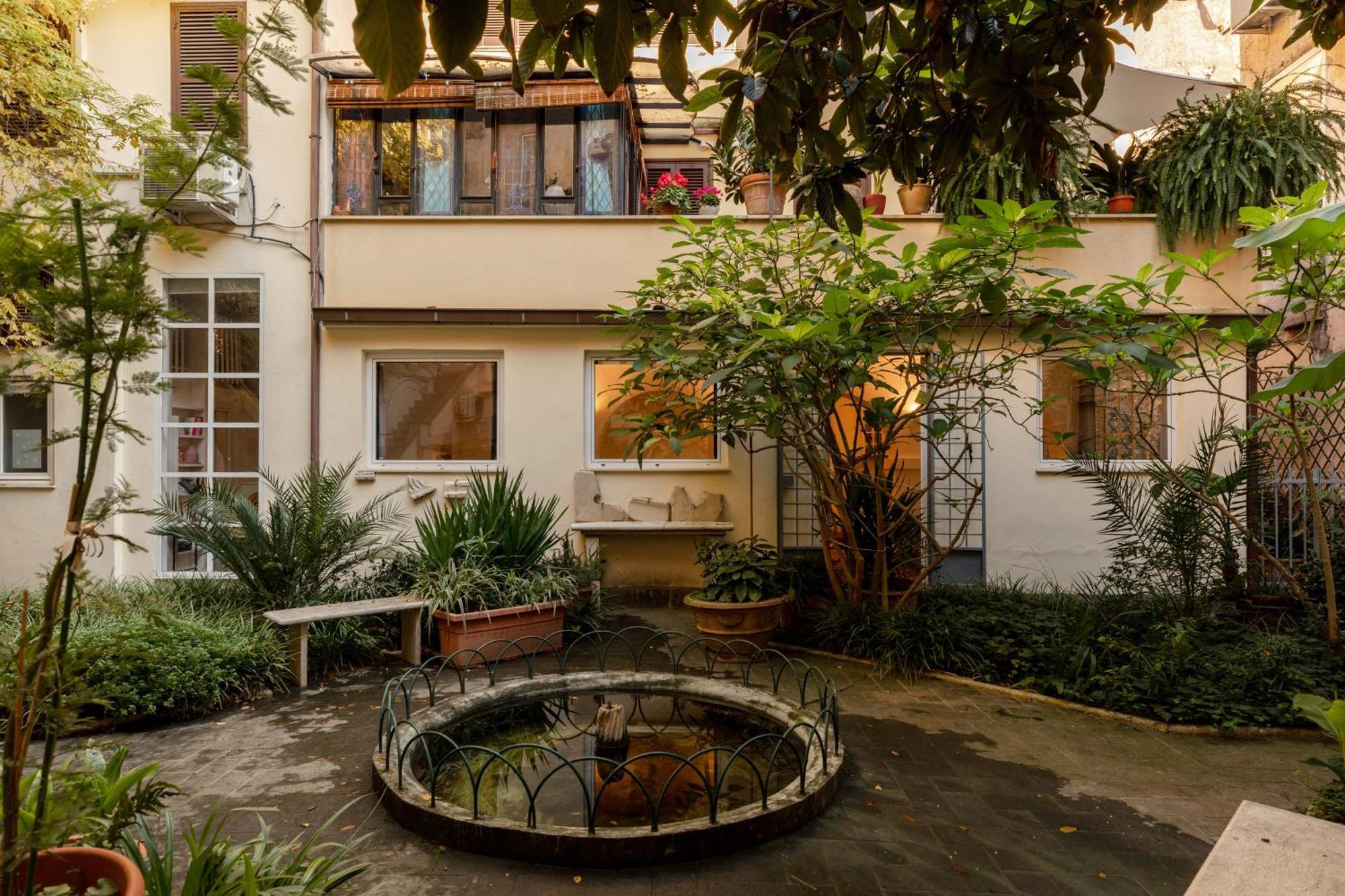 The Secret Loft Garden Rom